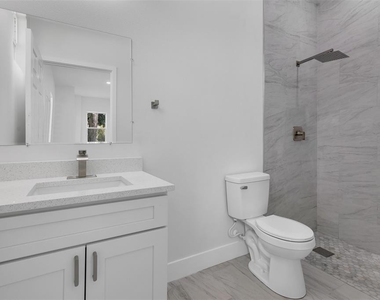 1221 Sw 5th Street - Photo Thumbnail 11