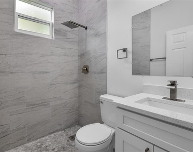 1221 Sw 5th Street - Photo Thumbnail 13