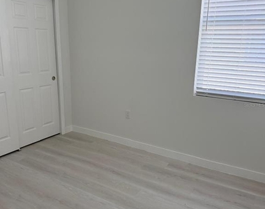 691 San Filippo Drive Se - Photo Thumbnail 16