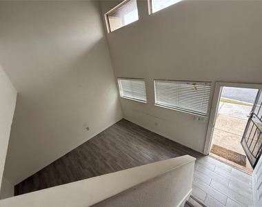 3977 Crayrich Circle - Photo Thumbnail 3