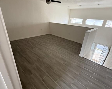 3977 Crayrich Circle - Photo Thumbnail 2