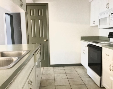 1101 Eagle Pond Drive - Photo Thumbnail 9