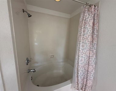 15132 Windmill Harbor Court - Photo Thumbnail 6