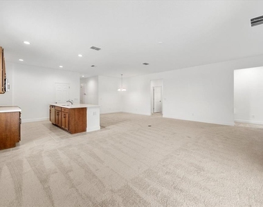 7991 Syracuse Drive - Photo Thumbnail 3
