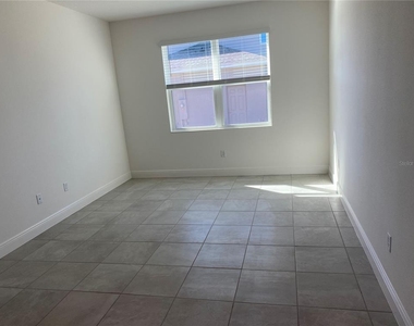 4842 Gilded Jewel Drive - Photo Thumbnail 13
