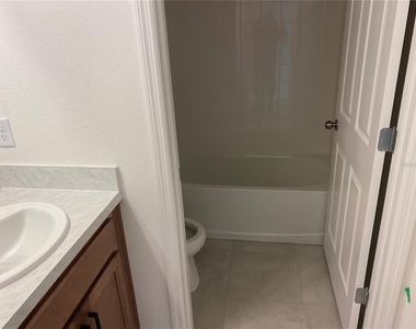 4842 Gilded Jewel Drive - Photo Thumbnail 21