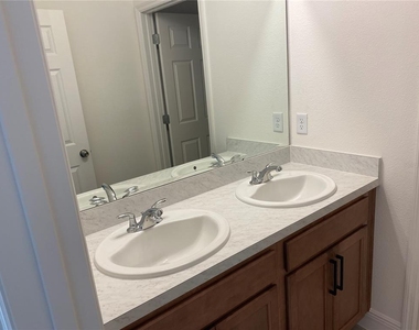 4842 Gilded Jewel Drive - Photo Thumbnail 20