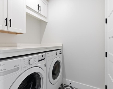 64 N Park Avenue - Photo Thumbnail 25