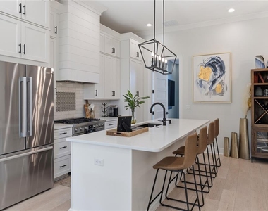 64 N Park Avenue - Photo Thumbnail 14