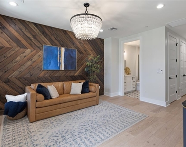 64 N Park Avenue - Photo Thumbnail 5