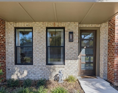 64 N Park Avenue - Photo Thumbnail 3