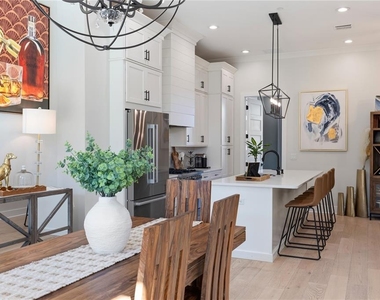 64 N Park Avenue - Photo Thumbnail 16