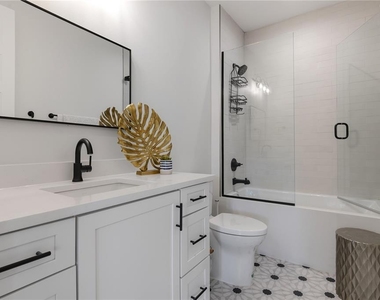 64 N Park Avenue - Photo Thumbnail 27