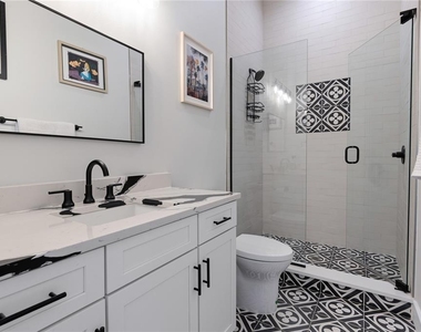 64 N Park Avenue - Photo Thumbnail 6
