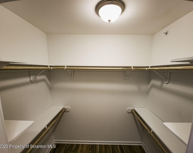 163 Bianca Way - Photo Thumbnail 8
