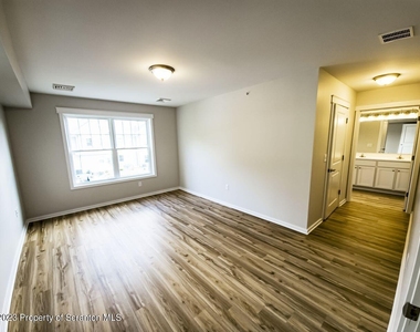 163 Bianca Way - Photo Thumbnail 6