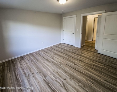 163 Bianca Way - Photo Thumbnail 13