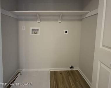 163 Bianca Way - Photo Thumbnail 12