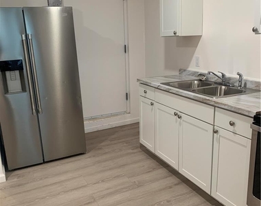 1119 W Hamilton Street - Photo Thumbnail 3