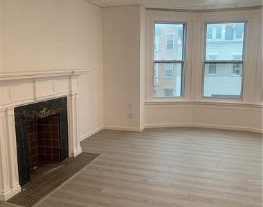 1119 W Hamilton Street - Photo Thumbnail 6