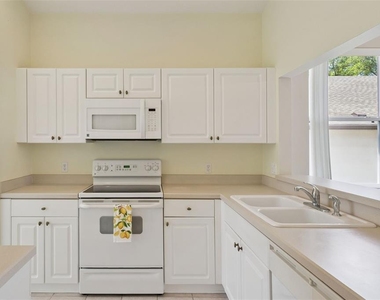 771 Wolf Creek Street - Photo Thumbnail 5