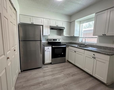 704 Sunset Avenue - Photo Thumbnail 1