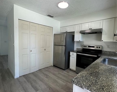 704 Sunset Avenue - Photo Thumbnail 2