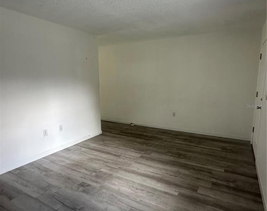 704 Sunset Avenue - Photo Thumbnail 4