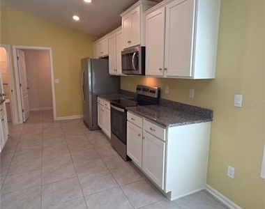 70 Oakleaf Way - Photo Thumbnail 7