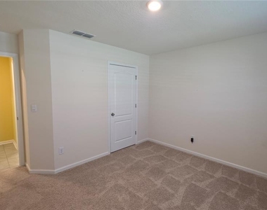 70 Oakleaf Way - Photo Thumbnail 22