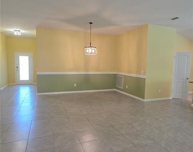 70 Oakleaf Way - Photo Thumbnail 5