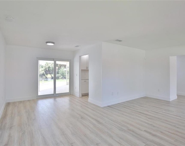 2834 Hardee Drive - Photo Thumbnail 4