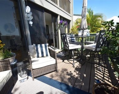 1510 Pelican Point Dr - Photo Thumbnail 9