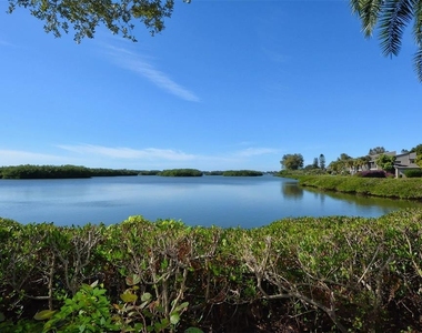 1510 Pelican Point Dr - Photo Thumbnail 18