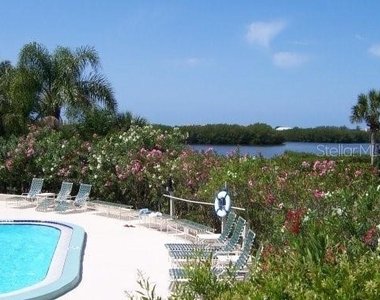 1510 Pelican Point Dr - Photo Thumbnail 15
