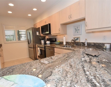 1510 Pelican Point Dr - Photo Thumbnail 2