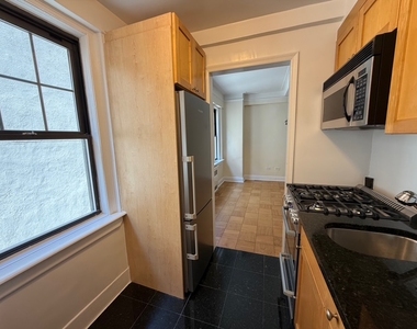 95 Christopher Street - Photo Thumbnail 2