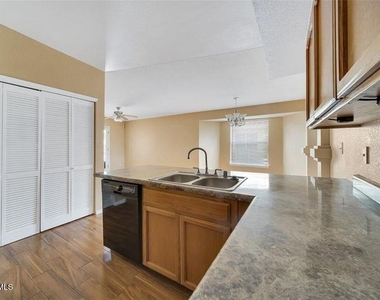4053 Tierra Bronce Drive - Photo Thumbnail 15