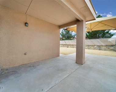 4053 Tierra Bronce Drive - Photo Thumbnail 8