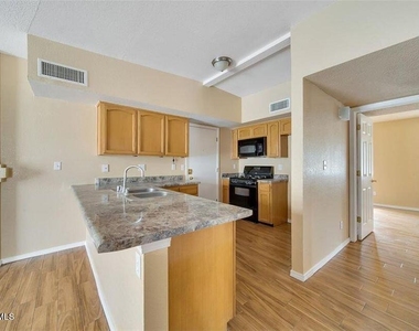 4053 Tierra Bronce Drive - Photo Thumbnail 16