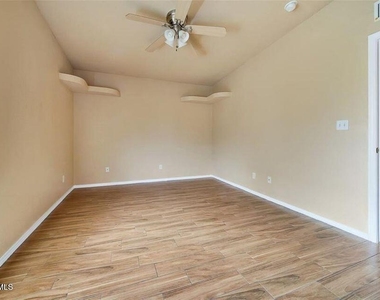 4053 Tierra Bronce Drive - Photo Thumbnail 11
