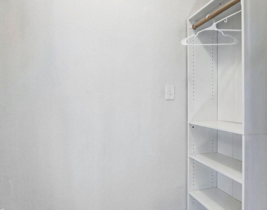 4312 Wallington Drive - Photo Thumbnail 24