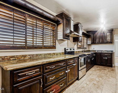 4312 Wallington Drive - Photo Thumbnail 4