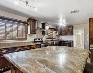 4312 Wallington Drive - Photo Thumbnail 9