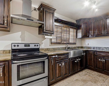 4312 Wallington Drive - Photo Thumbnail 5