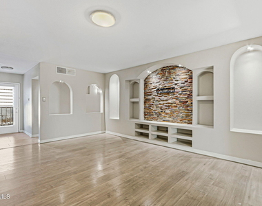 4312 Wallington Drive - Photo Thumbnail 16