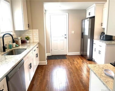 231 Nichols Avenue - Photo Thumbnail 5