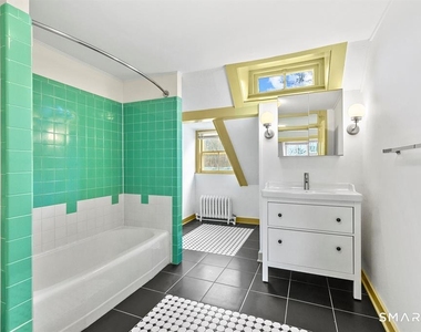 185 Main Street - Photo Thumbnail 15