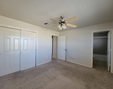 10051 Railroad Drive - Photo Thumbnail 27