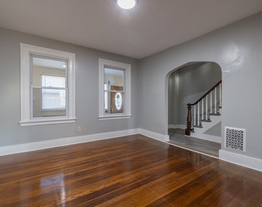 216 Howard Avenue - Photo Thumbnail 4
